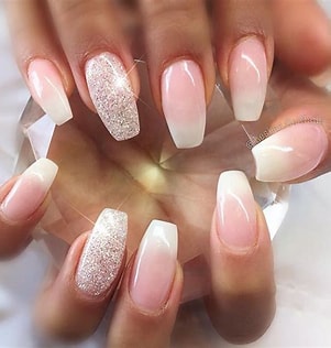 Ombre nail art